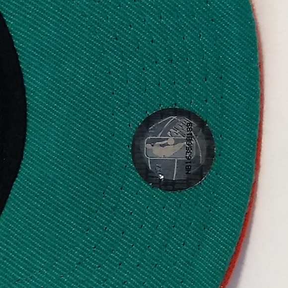 New Era 9FIFTY NBA Chicago Bulls Spell Out Logo Snapback Cap - Picture 5 of 8